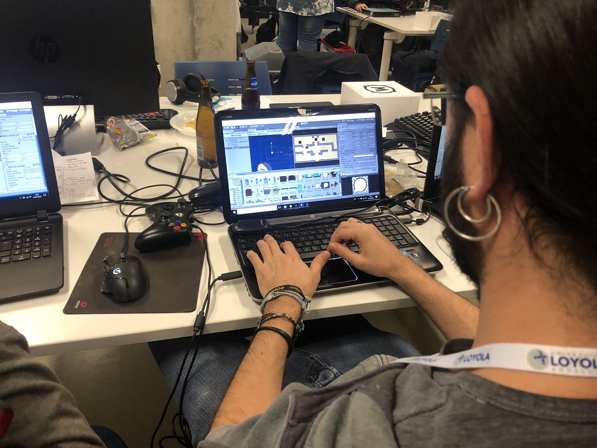 LoyolaAnd's tweet photo. ¡Esto marcha! Apenas 3 horas para terminar los videojuegos... y tienen muy buena pinta 🎮👾#thefinalcountdown #GGJ19 #sevilla #gamers @generagames @globalgamejam @GGJSevillaRes @espacio_res https://t.co/vNBNXzPu5q