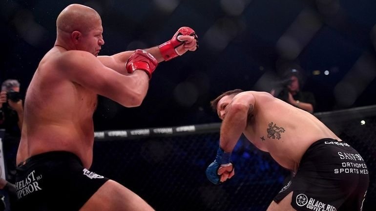 FapteMd's tweet image. Американцу хватило 34 секунды, чтобы нокаутировать Емельяненко #ФедорЕмельяненко #MMA tinyurl.com/y76ubj8g