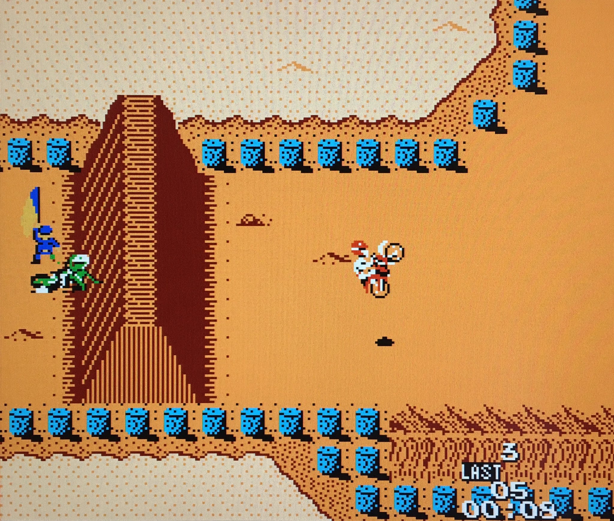 ゲーム探偵団 本日はファミコン モトクロスチャンピオン が発売されて30周年です おめでとうございます