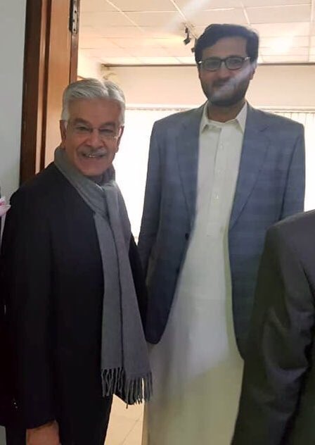 Ahsan Iqbal’s som being tall with Khawaja Asif and asking him “how are things in the basement?”  #TallShortIssues