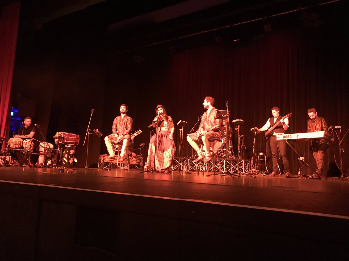 AjayHMaru's tweet photo. Great afternoon #Watersmeet theatre, a super event once organised by #RedLotusEvents #SurDhara Maya - The Universal Illusion a musical &amp; cultural event. Thanks to Pritee, Mira &amp; the entire team! Well done 👏
@MAsgharButt2 @BrahmaKumaris  @SuryakantJadva https://t.co/rit6QTnBAl