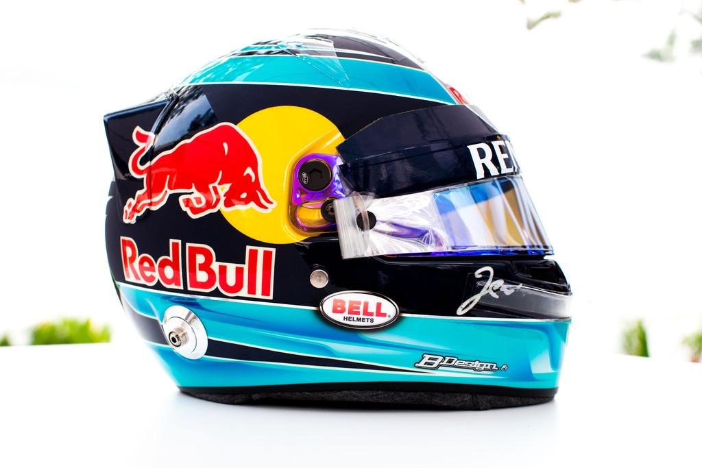 The Red Bull/Toro Rosso drivers have a tough time of this. Without looking at the fine writing with their names, can you instinctively tell which of these belongs to Daniil Kvyat, Max Verstappen, Jean-Éric Vergne and Daniel Ricciardo?