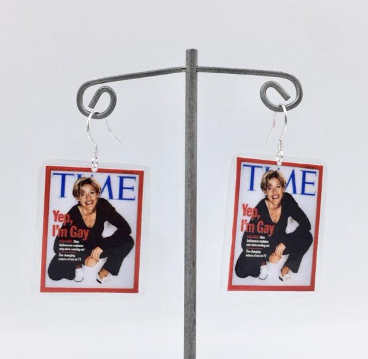 ChadenaMade's tweet photo. WOWOWOW OMG OMG! Miley bought my earrings! That’s pretty awesome. Went ahead and made a twitter account for this purpose lol. Thank you Miley! https://t.co/WP2iCk6vT1