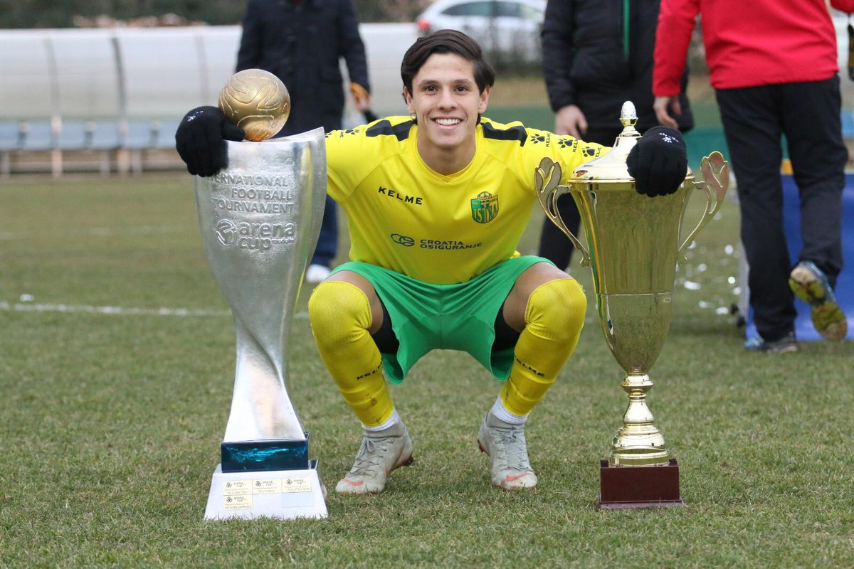Nuestro .<a href="/octaviopaez10/">Octavio Paez</a> Campeon con .@NKIstra1961Pula del Arena Cup Torneo de 1a Division en Croacia -subcampeon mundial 2018- Otro talento para el futbol sinergesico cognitivo e inteligente de 1er nivel de La Fabrica aFICS de .<a href="/AcEmFCPro/">Academia Emeritense FC Profesional</a> y .<a href="/AcEmFC/">Academia Emeritense 🇺🇦</a> Primera Academia de Venezuela