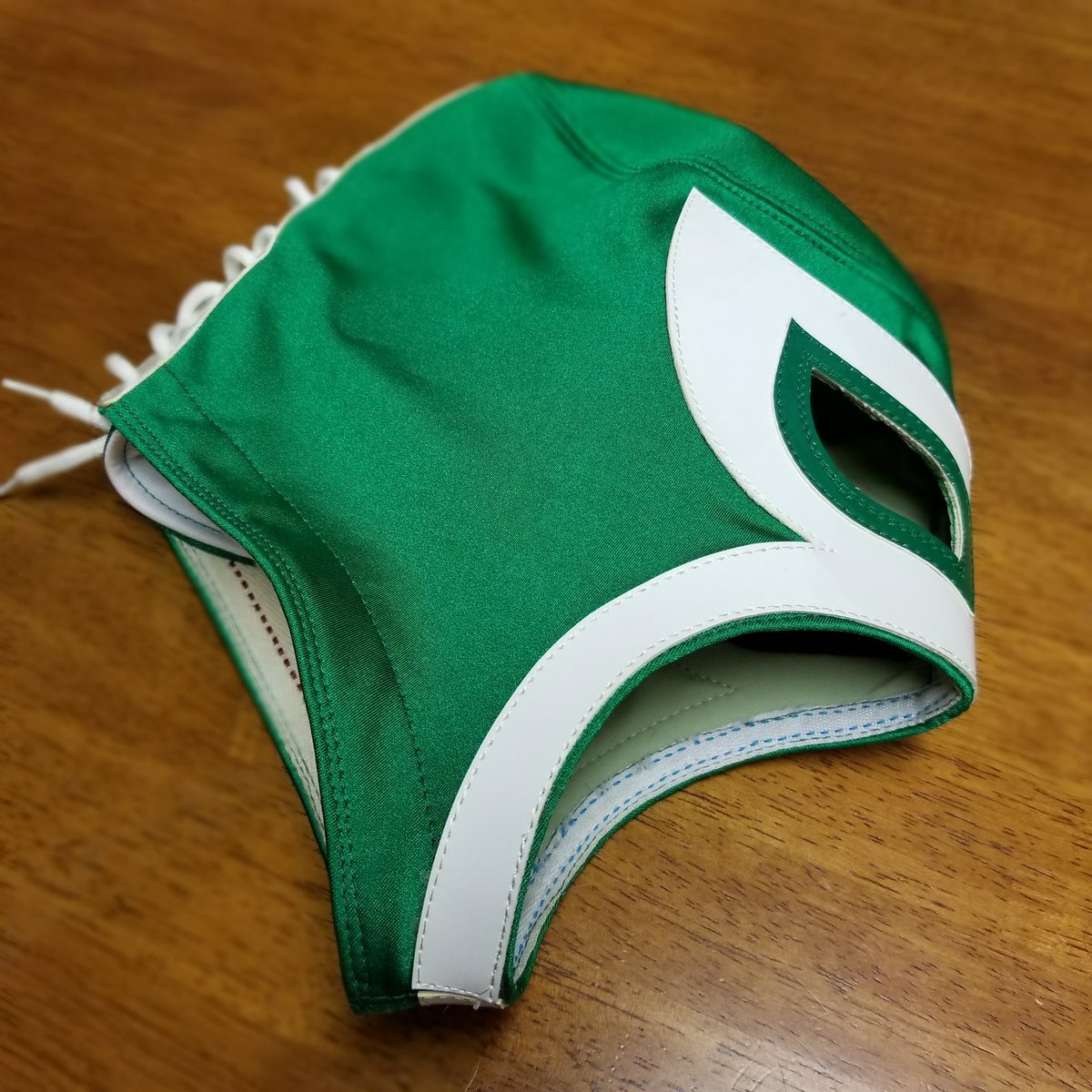 CompadreCris's tweet photo. Day 27 of wrestling merch :  2 Heels And A Face custom official mask (@2heelsandaface ) #2haaf  #31DaysofWrestlingMerch #notyourdemopod https://t.co/5OyZJCg5nC