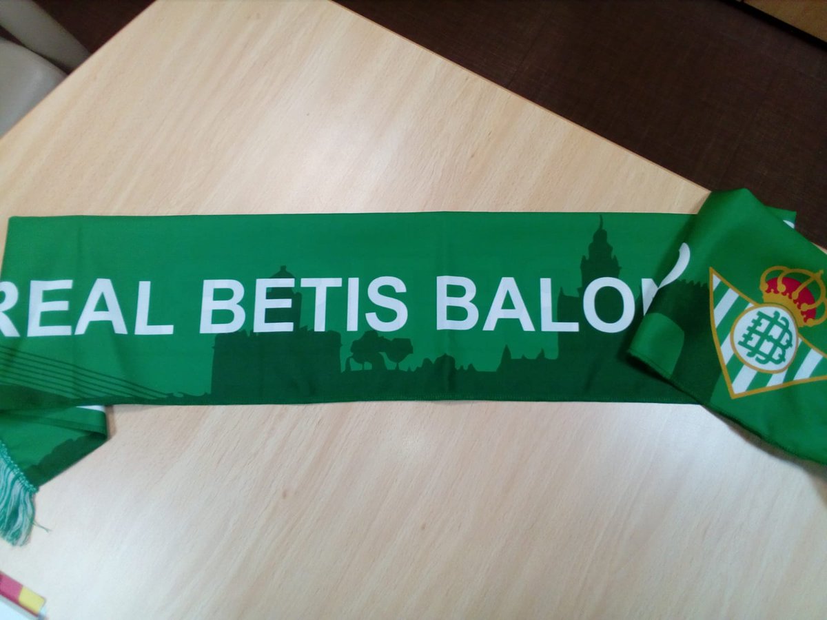 Hoy por fin podremos estrenar el nuevo pedido que hicimos a <a href="/SportRubio/">Sport Rubio</a> de las nuevas bufandas personalizadas para nuestros nuevos peñistas y simpatizantes, aunque con "mucho más retraso" del previsto inicialmente, eso si...😓
¡¡¡Vamos BETIS!!! 😎💚
#BetisBaloncesto #MuchoBetis