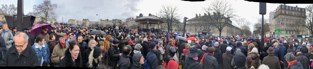 Bravant la pluie et les kilomètres, plusieurs de nos adhérents battent le pavé de la #MarcheRépublicaineDesLibertés. Bravo à eux pour leur détermination à défendre les valeurs de la République !
