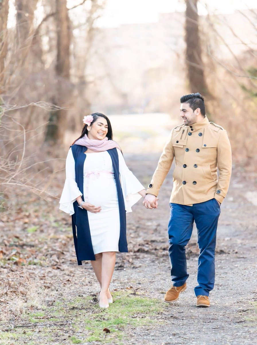 RosiFotography's tweet photo. This #RGbridesmaid SLAYED her maternity shoot yesterday! #anythingfortheshot
#rgfamily #maternity #babybump #weekendshenanigans #sundayfunday #weddingphotographer #virginiaweddingphotographer #travelweddingphotographer #lenzonu #rosiguyton #rosiguytonphotography https://t.co/5YM4SgNoUJ