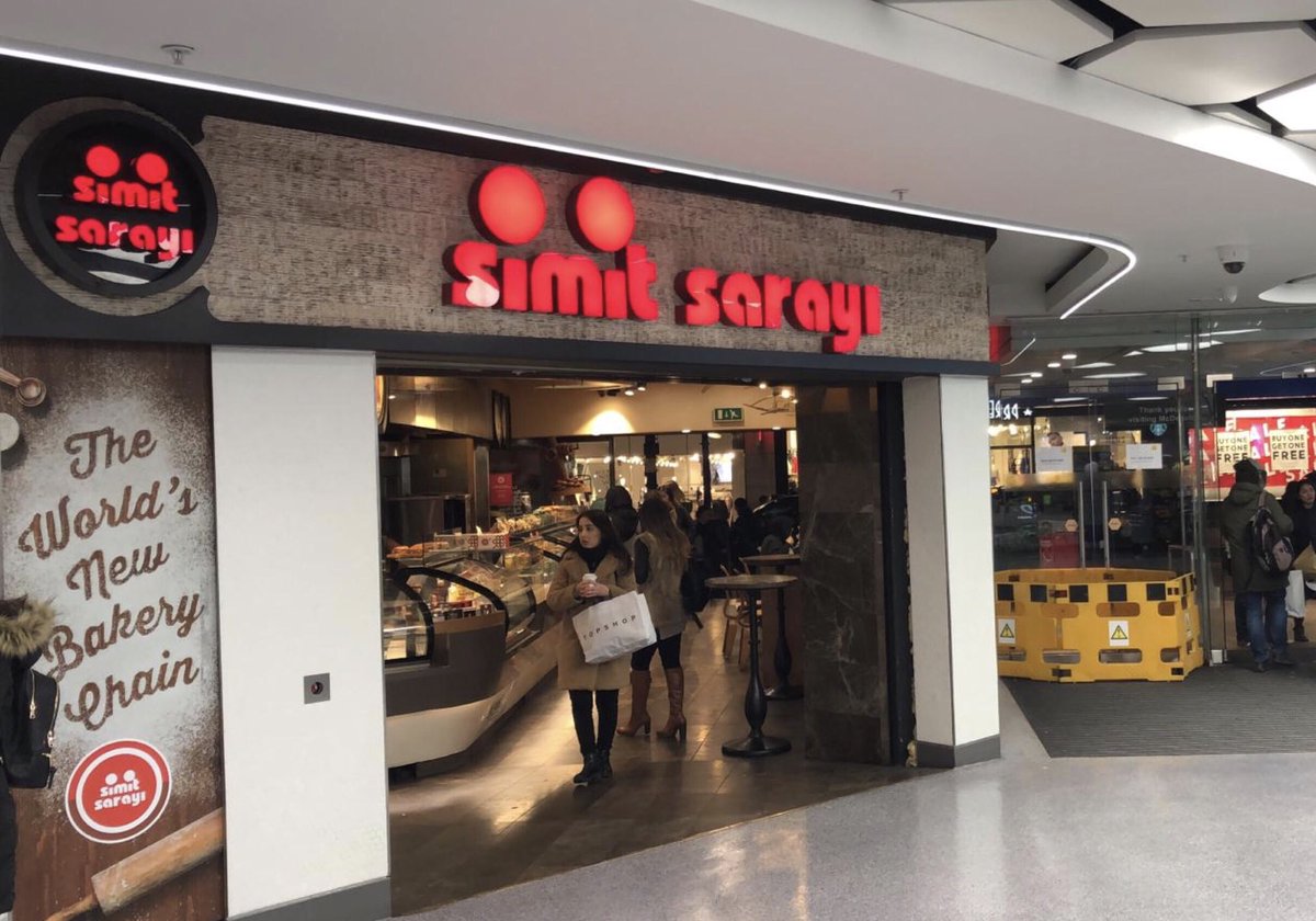 NursenKayaturk's tweet photo. Kahraman Simit Sarayı  hamburgere karşı ❤️LONDRA https://t.co/GNUHR8Oh3s