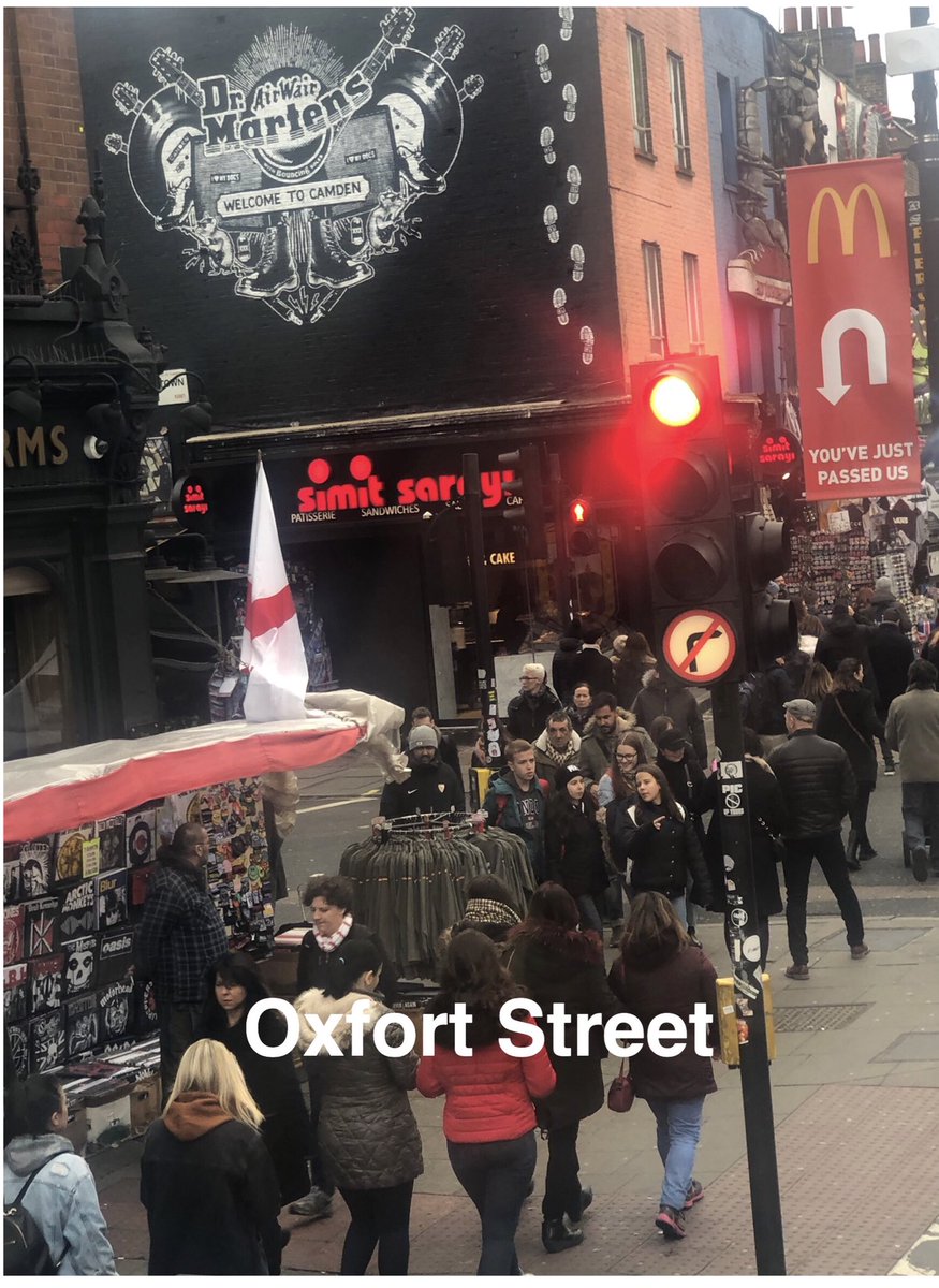 NursenKayaturk's tweet photo. Kahraman Simit Sarayı  hamburgere karşı ❤️LONDRA https://t.co/GNUHR8Oh3s