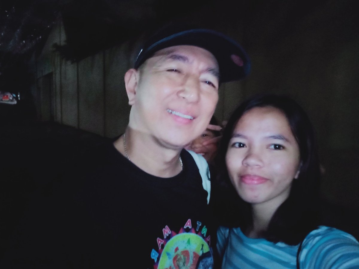 1st pic.
Tay selfie tayo 😁

*sabay wacky sya* 😂

2nd pic.
Tay selfie tayo ung matino (hindi wacky) 😂

<a href="/mainedcm/">Maine Mendoza</a>  may pinagmanahan ka talaga 🤣❣️

#ALDUBNationEmbrace