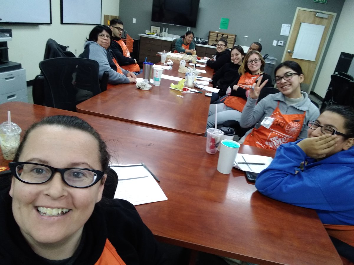 Snow87angel214R's tweet photo. New hire coach spring readiness training in action here at the Oak Cliff Home Depot... https://t.co/Om77xrCwCz
