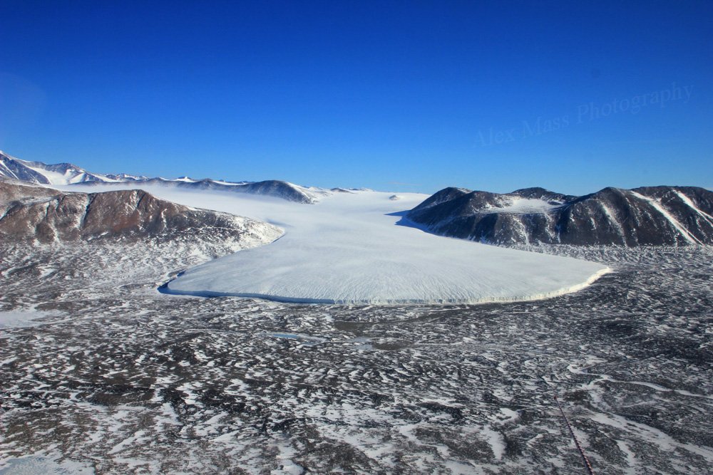 AmazingLandscap's tweet photo. Dry Valleys, Antarctica https://t.co/l5XtBjOs4L