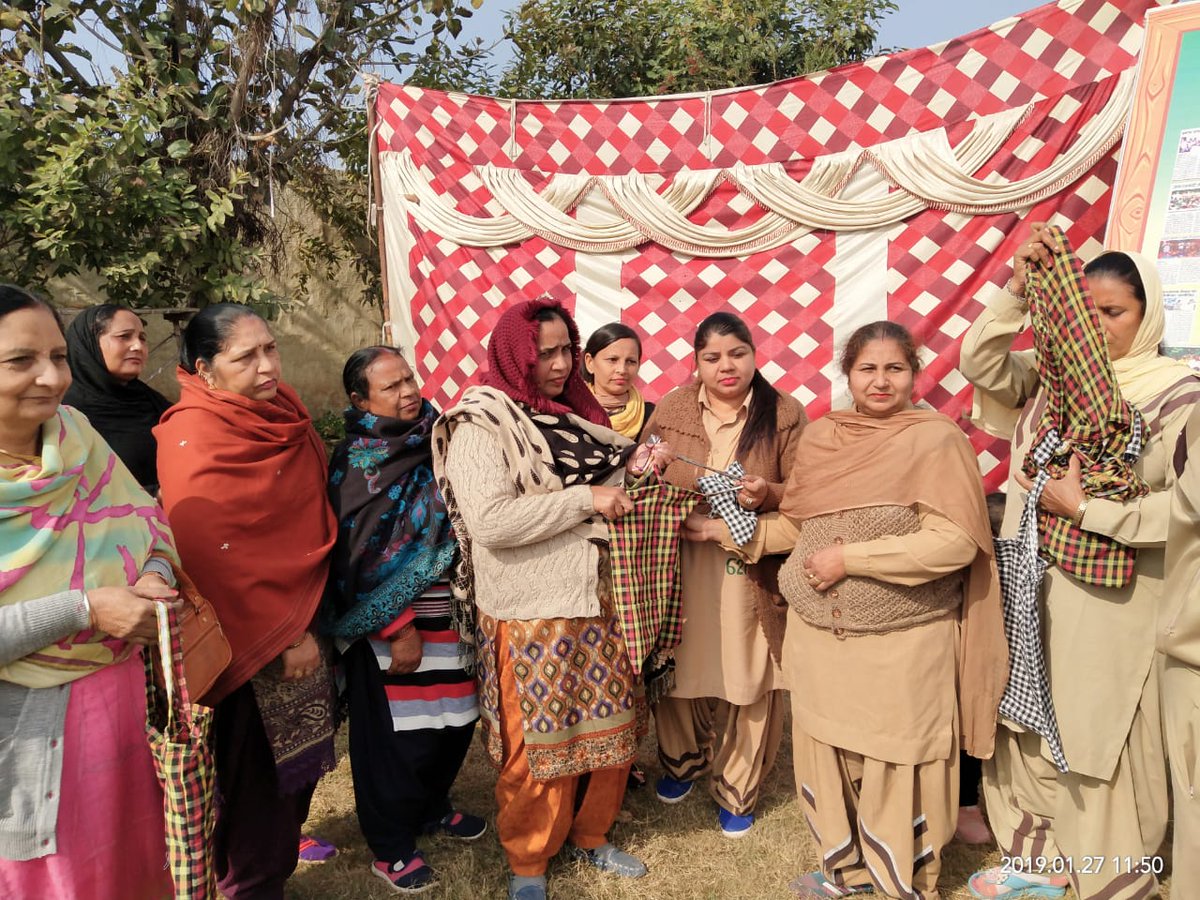 shushma20031262's tweet photo. #PledgeToStopPollution
The 133 humanitarian welfare works of Dera Sacha Sauda, going on in full swing with the inspiration of Revered Saint Dr. Gurmeet Ram Rahim Singh Ji Insan, have now increased to 134, since disciples have taken a pledge to prevent and stop pollution. https://t.co/gqDjdZPTvW