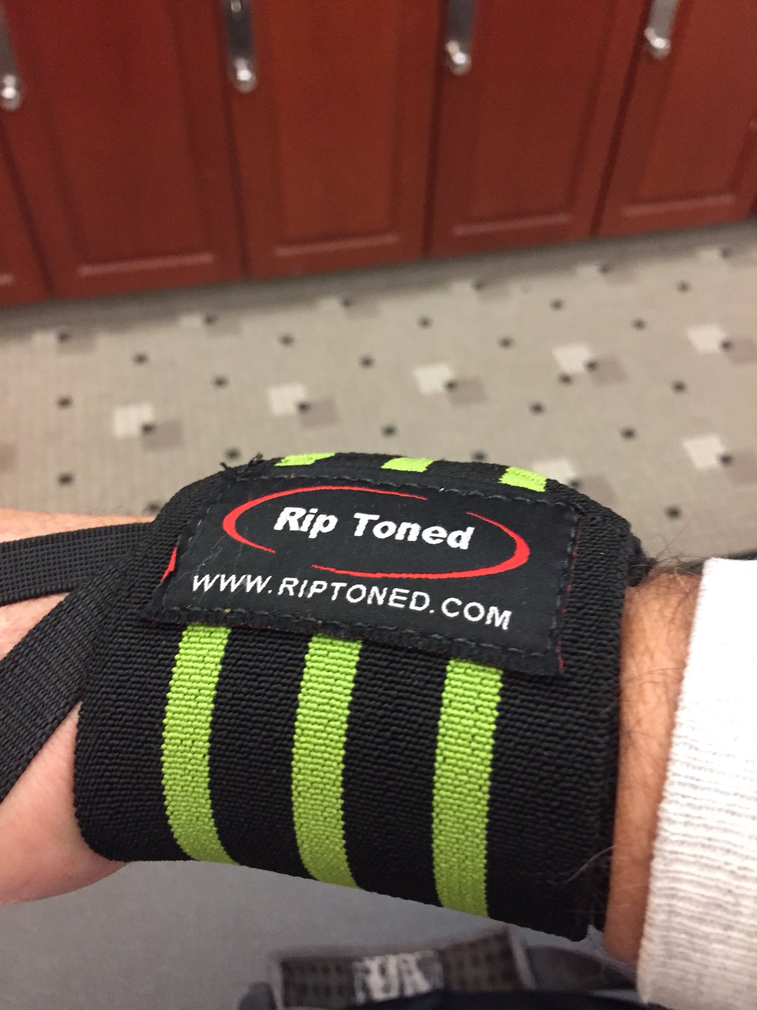 NV1 on X: Best wrist wraps ever for lifting #riptoned #weightlifting  #workout  / X