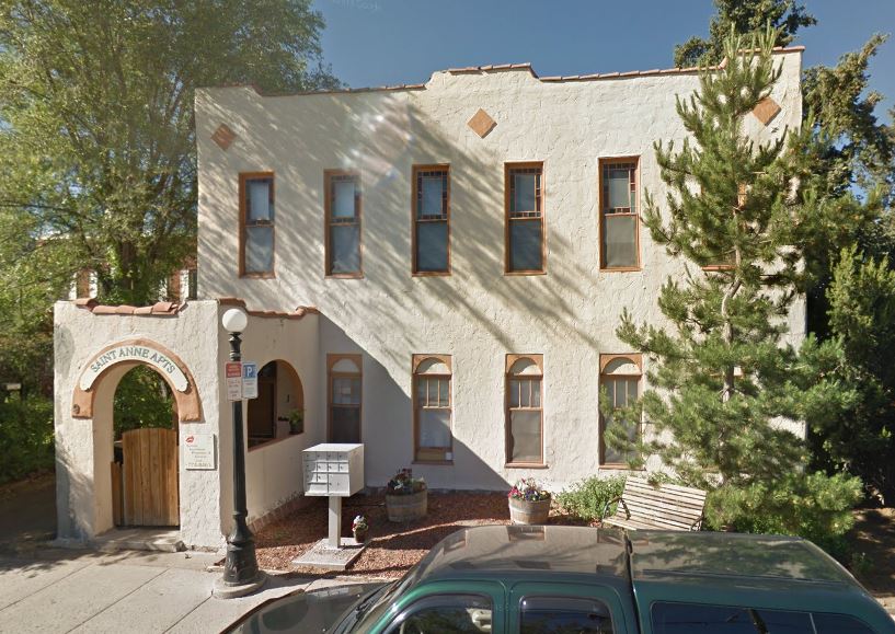 EnjoyFlagstaff's tweet photo. Before and after from our beloved Southside! This building sits at 9 W Phoenix Avenue. #Flagstaff The older photo is from winter 1911 and it was called the Hicks Rooming House at the time. Today it is the Saint Anne Apartments. Fun!

Photo Credit: https://t.co/7xLcF1KFN9.91.7.252 https://t.co/7iZkTmMtr1
