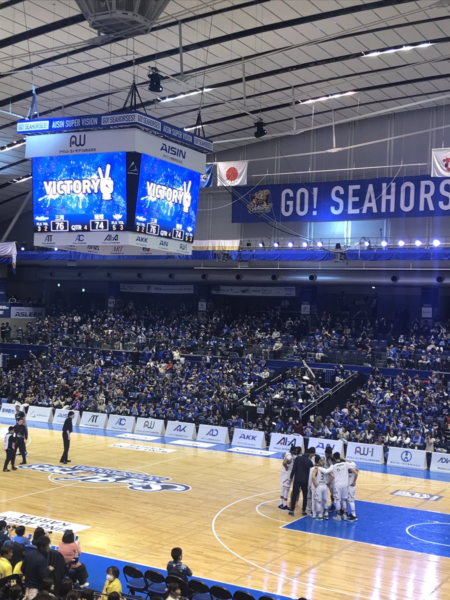 saya_chaco's tweet photo. 痺れる試合でした⛹️‍♂️
感動して涙が溢れそうでした！
シーホース三河…
金丸選手、狩俣選手、岡田選手
悔しいけど今日はうますぎた🏀
勝気だった！
でもキングスの団結力はこんなもんじゃない！って信じてる！あたしだって勝気なんだからww
#琉球ゴールデンキングス
#シーホース三河 https://t.co/gwzmXaXyND