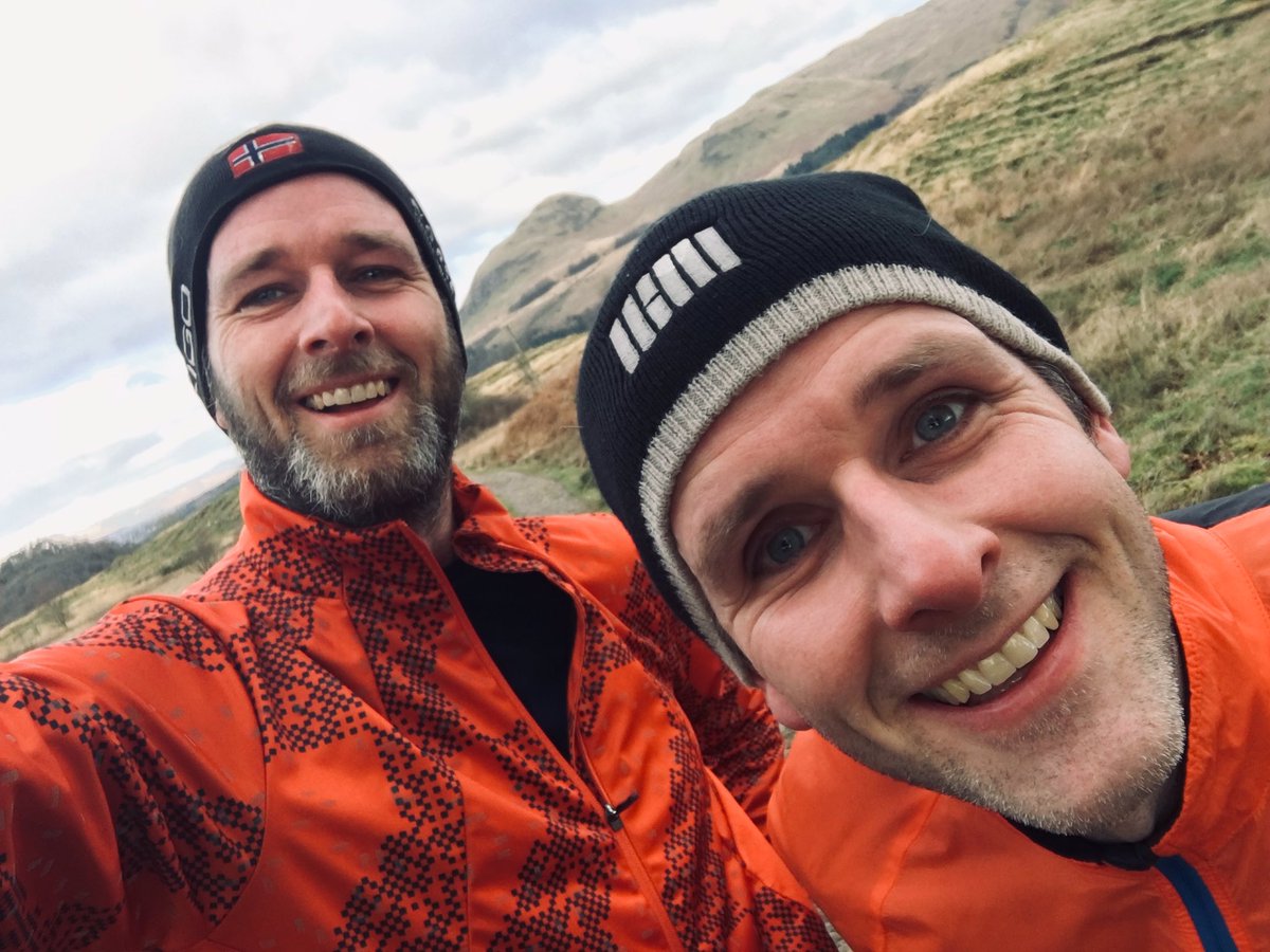 iainmacivertodd's tweet photo. Black beanie โ
Orange top โ
Beard โ @AndyRTodd mustnโt have got the memo about the beard!!
#ukrunchat #twinproblem https://t.co/9PqQdajvpG