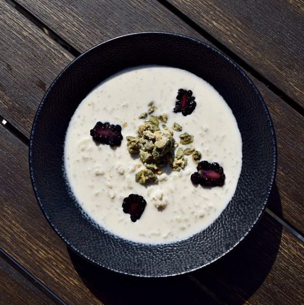 OneidaFS's tweet image. Arroz con Leche  on Leather 🍚 
—
📸: @LoboReyChicago
🍽: Leather Collection #ThisIsOneida