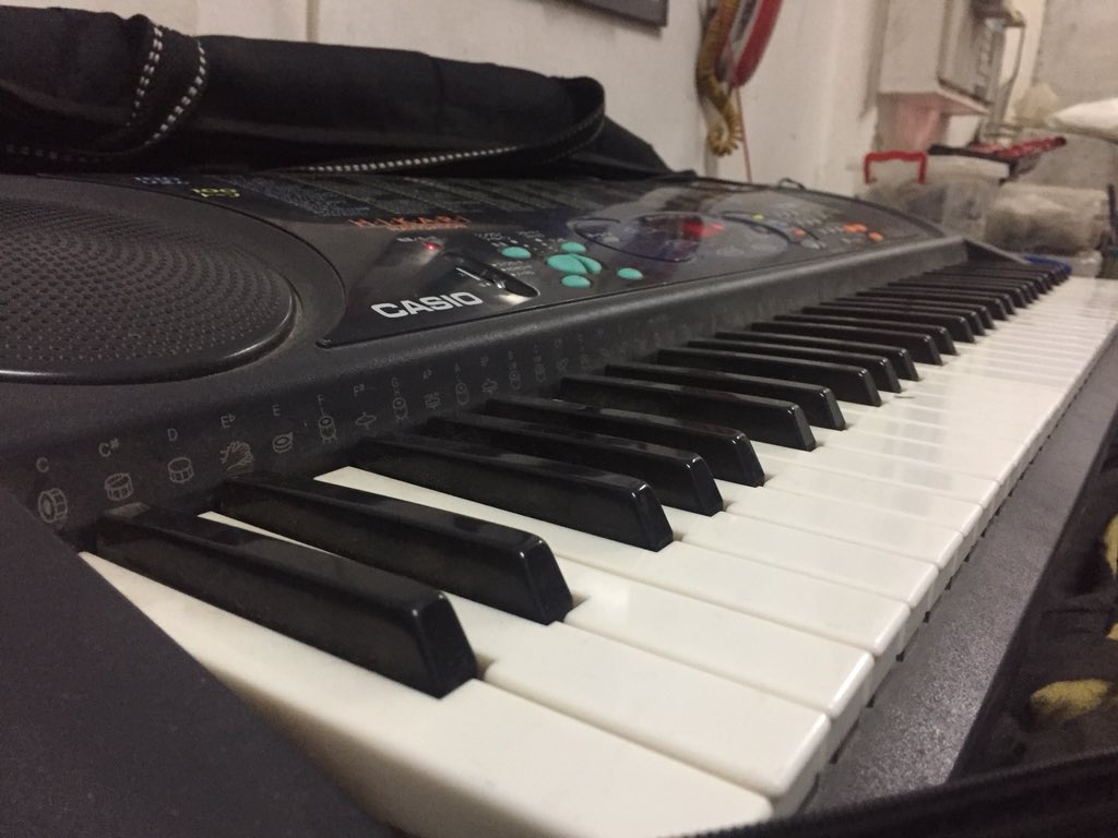 alaaeljuju1's tweet photo. Keys of piano are black and white but when you have that inspiration to play on, youโll find itโs colorful โค๏ธ
#piano_lessons https://t.co/OYAWiubCjx