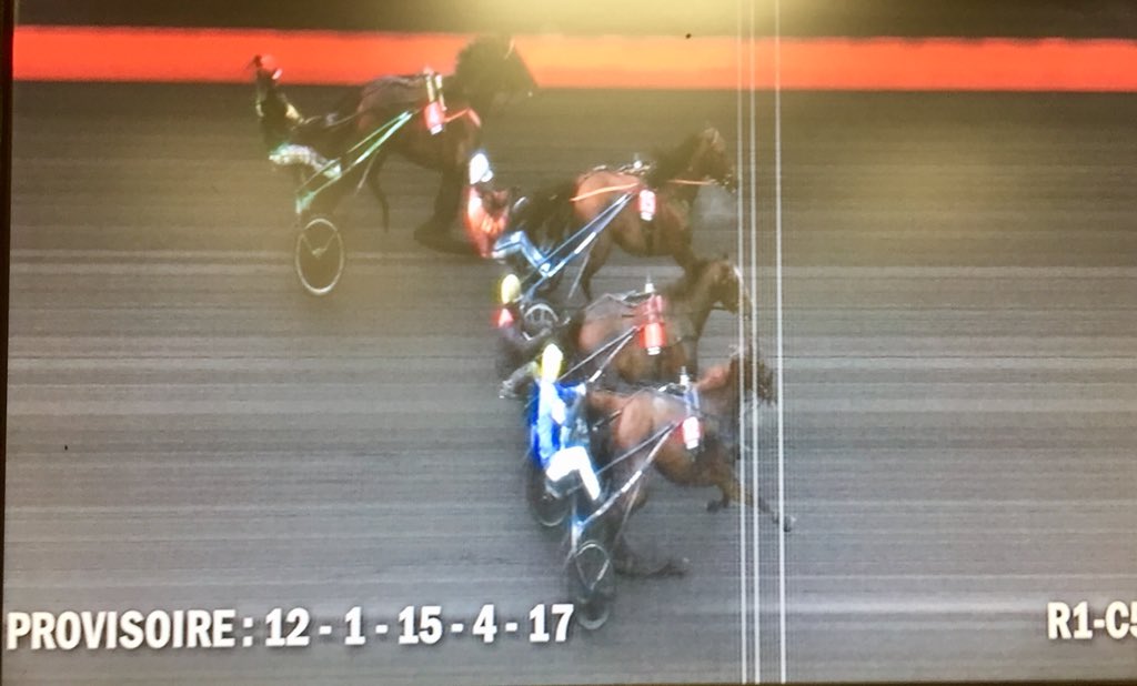 ProvinceCourses's tweet photo. La photo-finish du #GPAmerique 🇺🇸
🥇Belina Josselyn 
🥈Looking Superb
🥉Readly Express https://t.co/PJ513v7ZQY