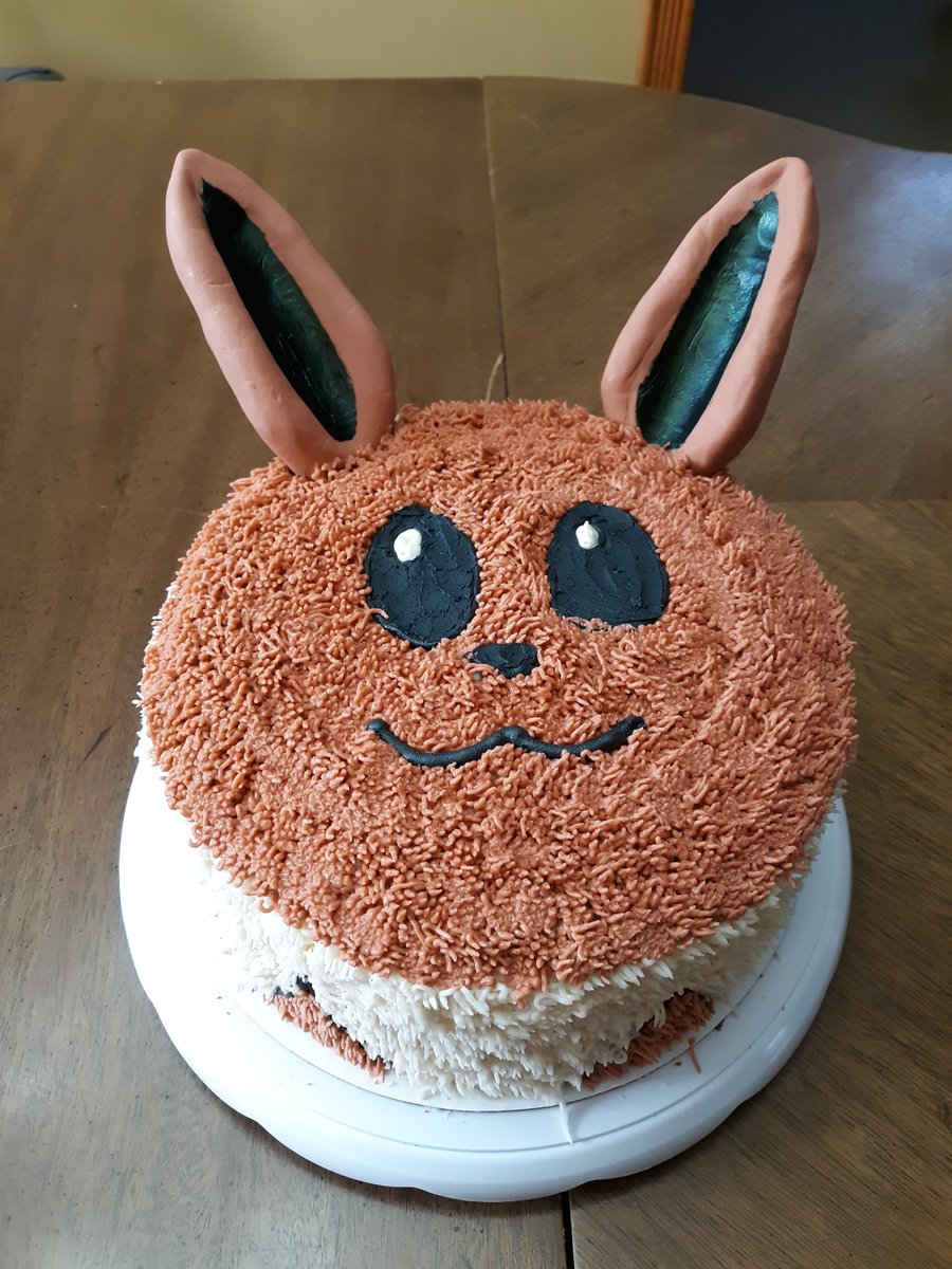 Made this Eevee cake yesterday for my fiance's birthday 😊🎉🎂
