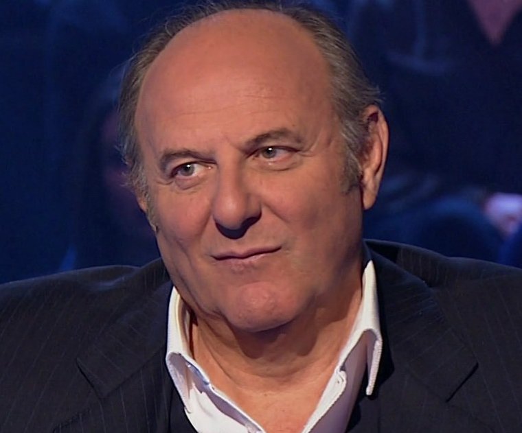 pazzipergerry's tweet photo. love #primipiani @Gerry_Scotti #chivuolessermilionario https://t.co/nbh9BMjTPu