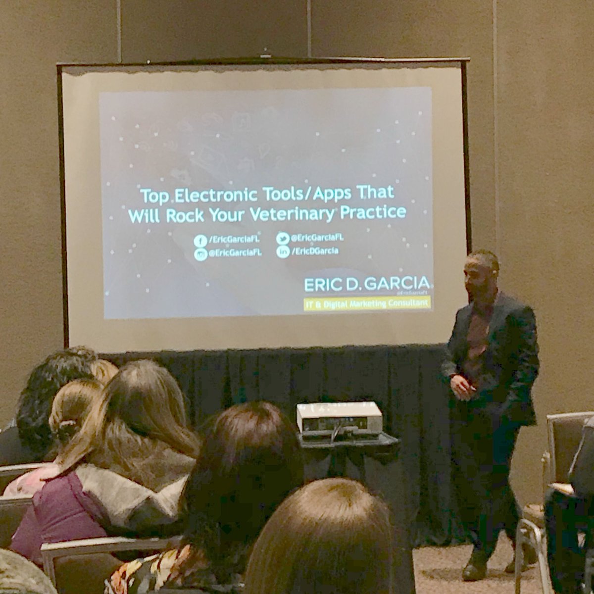 BabelVet's tweet image. Honored to sponsor @EricGarciaFL&apos;s lectures on digital marketing at the @michiganvma&apos;s #MVC2019!