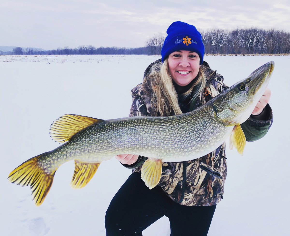 Pulled this slimy beauty out of the ice yesterday. 🐟 #icefishing #mississippiriver #beaverdamtipups #ladyanglers #strikerice #northernpike
