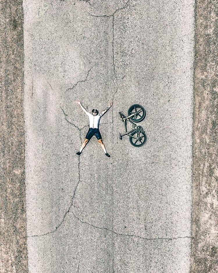 PippoPozzato's tweet photo. Don’t be scared to fly high, because it will inspire others.
#maestro #picoftheday #dronephotography #cycling #roadcycling #fastgetsfaster #ilivetorideiridepassoni #passoni photo: @pocispix / @jonnymoledesign https://t.co/SLh2y9KHzZ