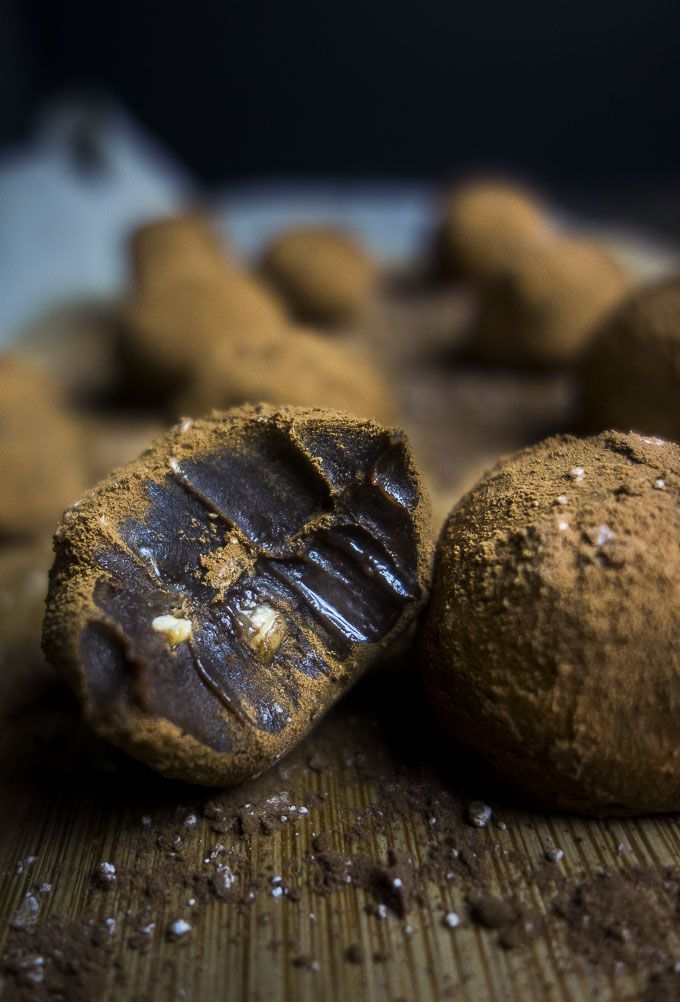 wenthere8this's tweet photo. Dark Chocolate Truffles filled with creamy, decadent dark chocolate ganache with a hint cinnamon and rum, and a tiny pinch of cayenne (optional) for a touch of heat. #chocolatetruffles #homemadetruffles #trufflerecipe https://t.co/pTyhjYE9bz via @wenthere8this https://t.co/B7wVEj1XoA