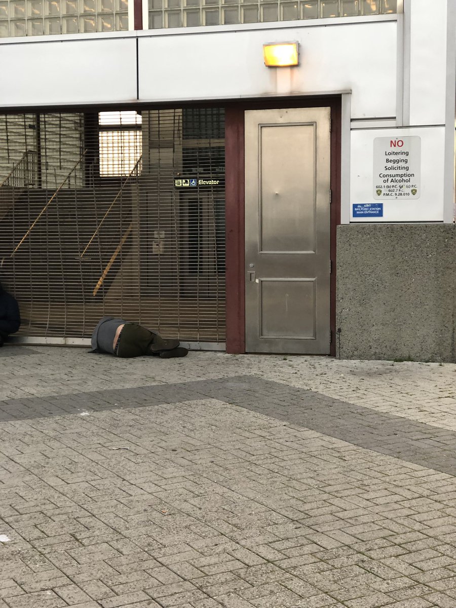 creoledarling's tweet photo. @SFBART why is the Pittsburg-BayPoint station not open!!! Why are we paying so much money for your workers not to do their job. Now I’m late for work. #unacceptable #SFBart #Pittsburg https://t.co/wJYOmqjWAO