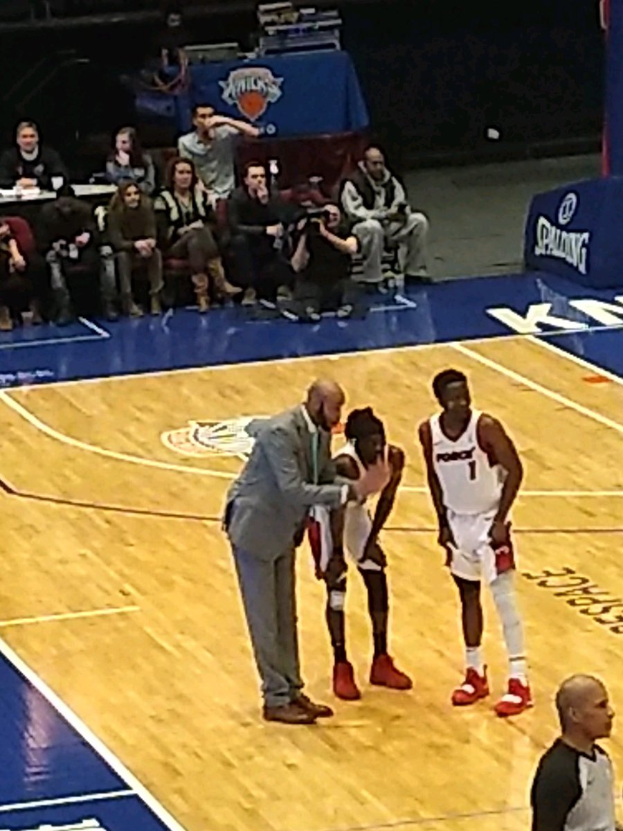 SDNETworkBBall's tweet photo. S/O to one of Network’s Founder/Coach Kasib Powell on his Head Coaching debut with @SFSkyforce of the NBA @nbagleague
2-0 against @wcknicks and Delaware 87ers
#networkfamily #nj #teaneck #texastech #gunsup #sdnetworkbasketball #siouxfallsskyforce https://t.co/FAn2JHTcyX