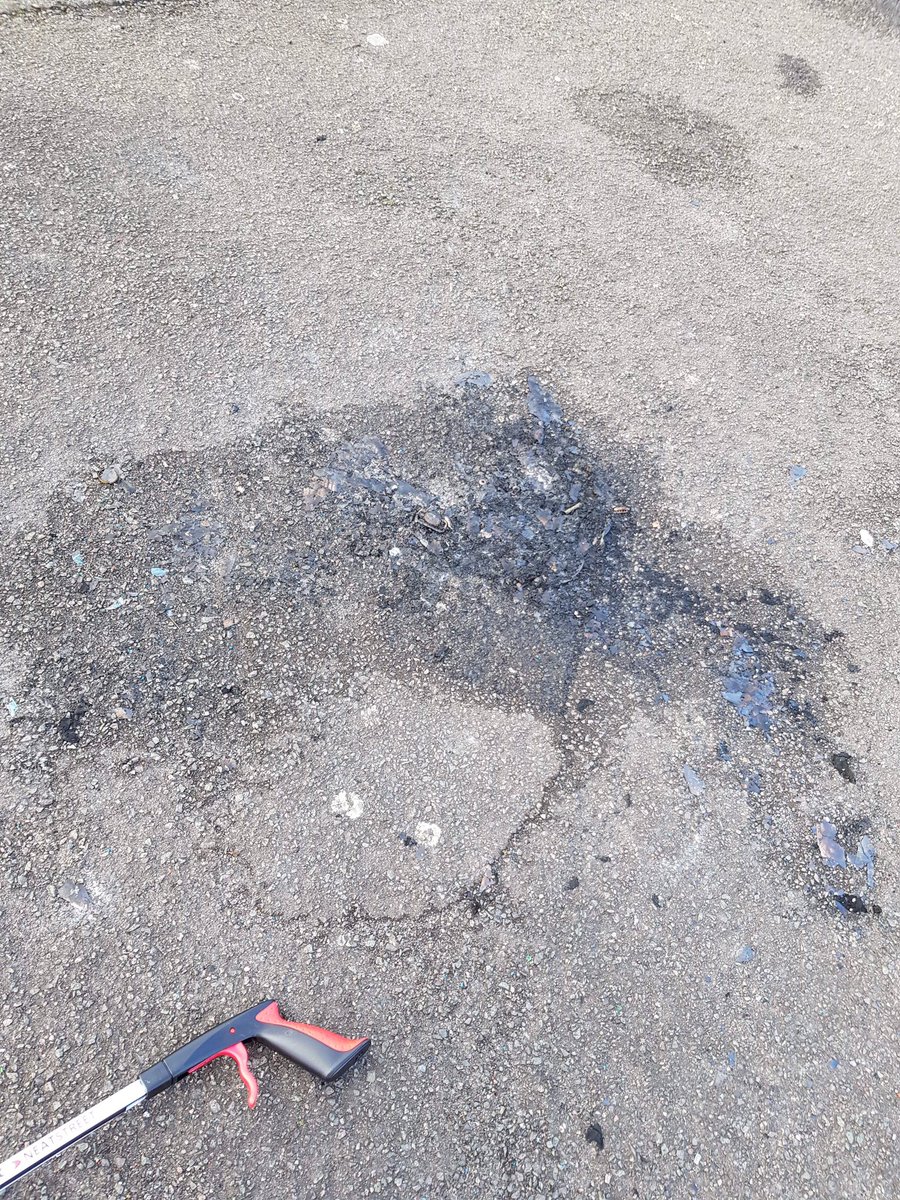CliftonCleanUps's tweet photo. Used drug items cleared from children’s play park today . Keeping Clifton safe for our children and gave it a litter clean too  @CPOSouth @Cleangreennottm https://t.co/P12A6XT3VY