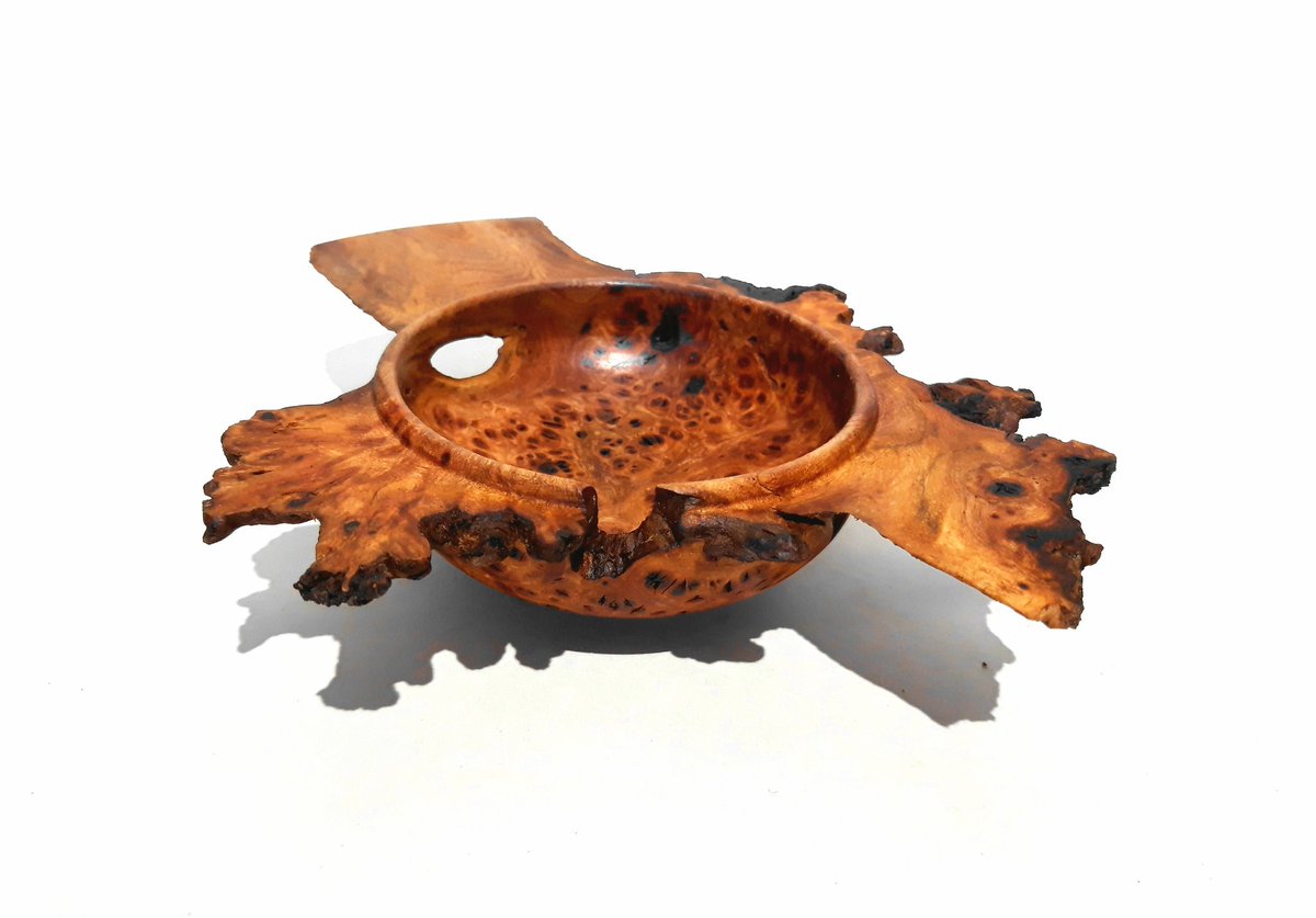 MSWoodturning's tweet photo. #TodayImMaking A natural edged Burr Elm Bowl. Lemon oil finished. #BlackIsle #Highlands #NC500 #nc500route #woodturning #Handmade #handmadehour https://t.co/SreVN0ZS5L