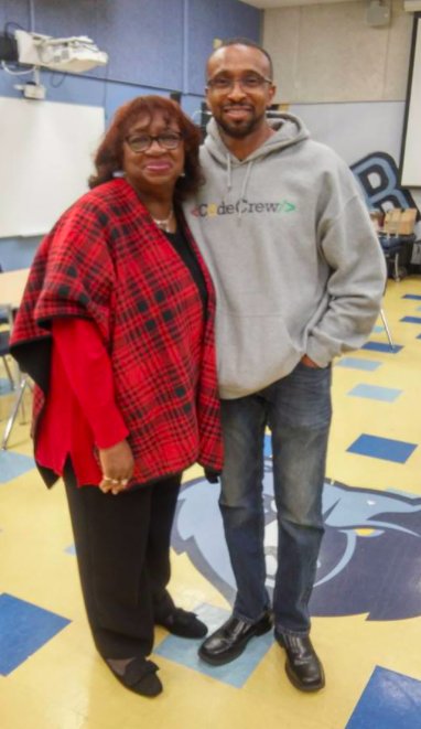 _CodeCrew's tweet image. We've been promoting a lot of stuff lately and doing the most 😉
This morning we are going to share a few 📸 from recent events.
1st, some more pic from our Family Fun Day of Coding from #MLKDAYSOFSERVICE you are never too young to learn to #code.
#MLKDay 
#GRITGRINDCODE
#MEMTECH