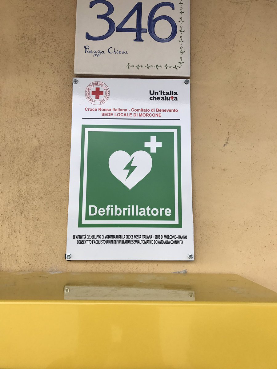 cribenevento's tweet photo. Oggi a #Morcone abbiamo donato un #defibrillatore alla Cittadinanza. #crocerossa #Benevento 💪🏻💪🏻💪🏻 https://t.co/bfXKVn6CTG
