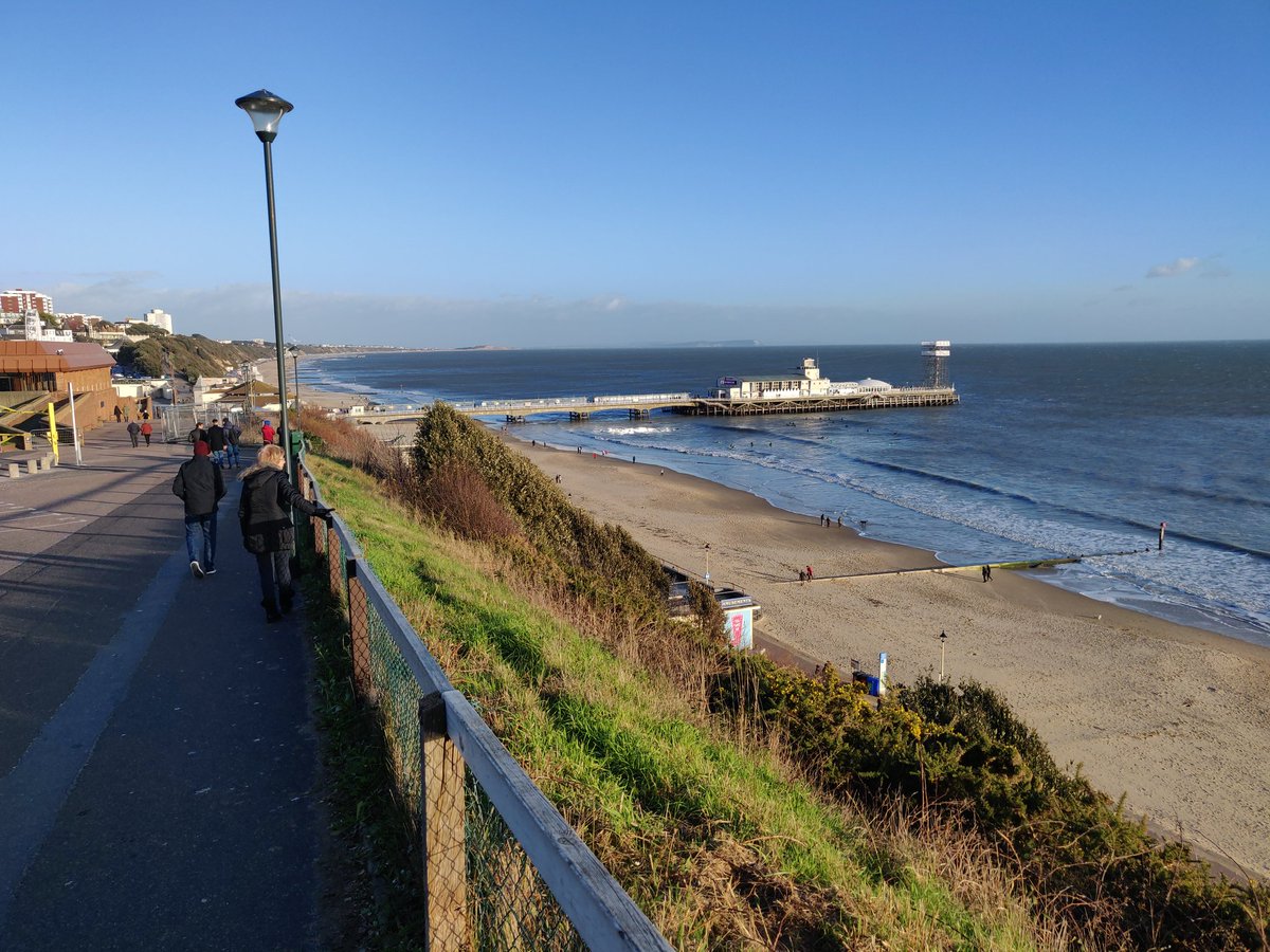 Vickyscoaches's tweet photo. Beautiful day for walk into Bournemouth on our January 5 day trip to the south coast https://t.co/A3TUIY241j