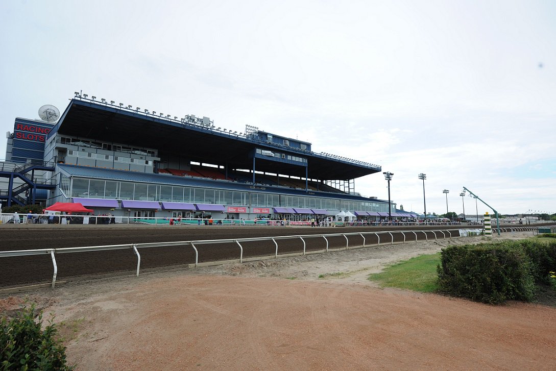 After 113 years of operation, Northlands Park Racetrack &amp; Casino will close its doors this Thurs., Jan.31. On behalf of the staff at #NLP, thank you for your continued loyalty and devotion to the casino at Northlands Park throughout the years. #thankyou #finaldays #NLP #casino