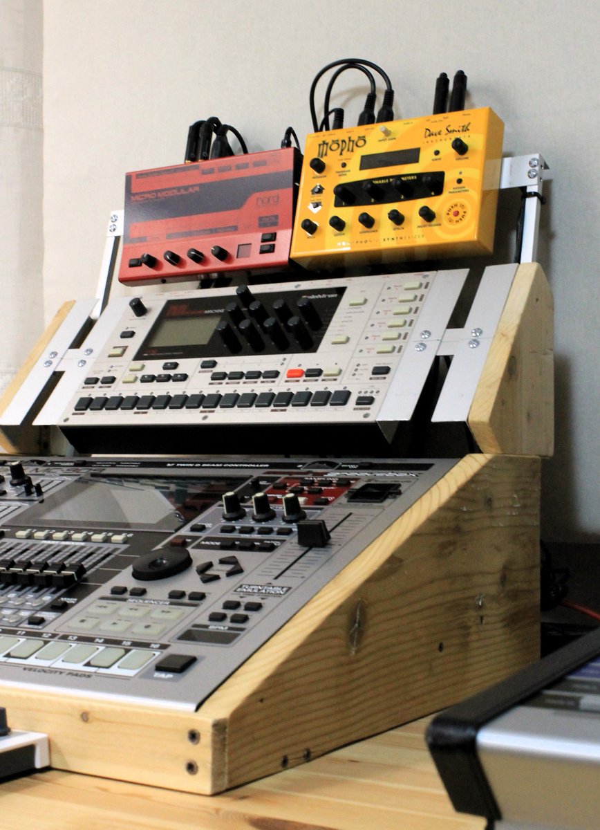 metarhythm's tweet photo. Finish to build this case: @Roland_US #MC909 controls @WeAreElektron #Monomachine, @sequentialLLC #Mopho, @nordkeyboards #Micromodular and @ArturiaOfficial #Beatstep sends signals to the system. https://t.co/CKAzgpfKuF