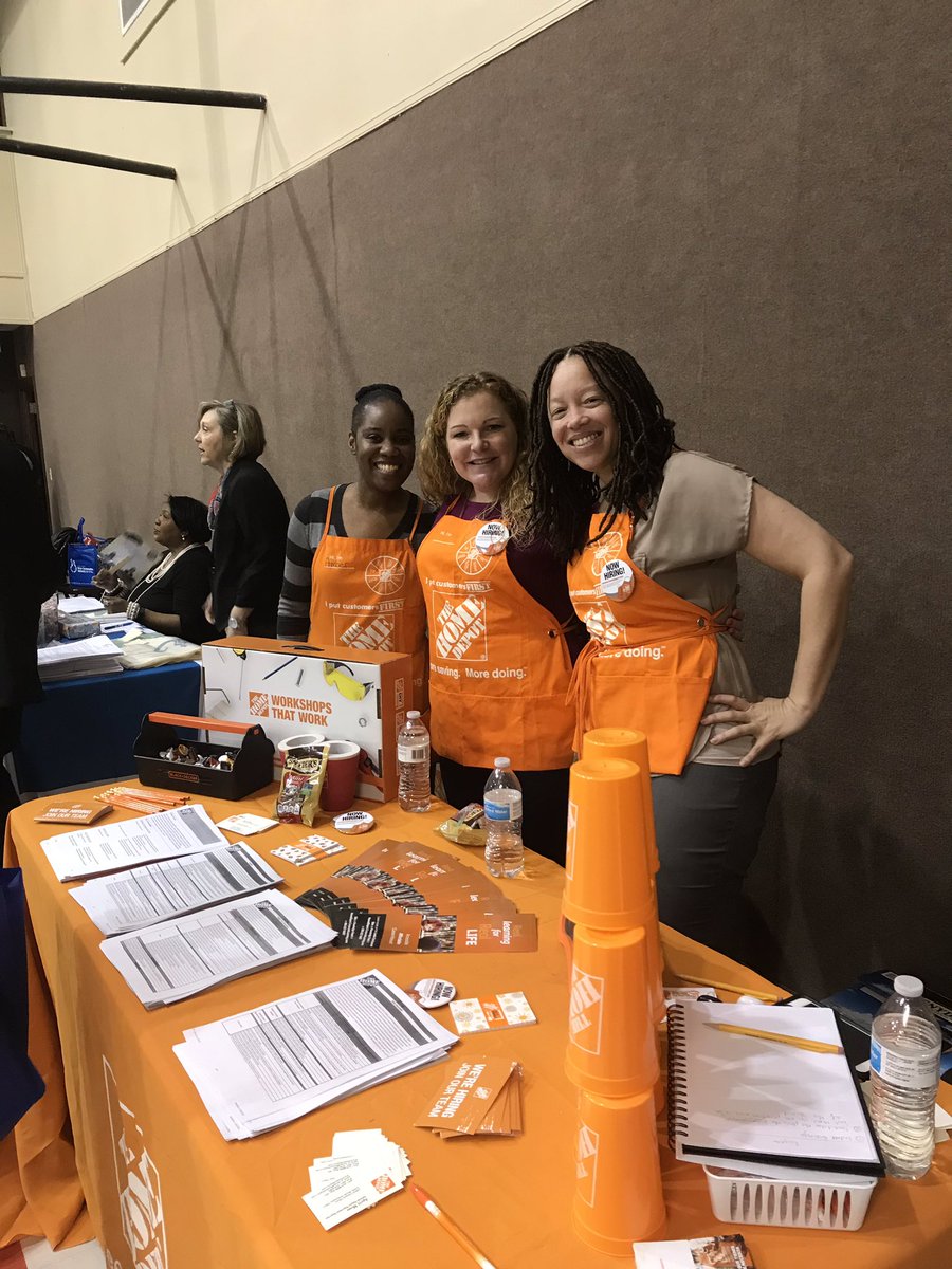 yvondajackson's tweet image. Home Depot is a hit this morning!  We’ve seen more than 100 candidates in the first hour!
#BestPeople #SpringHiring
