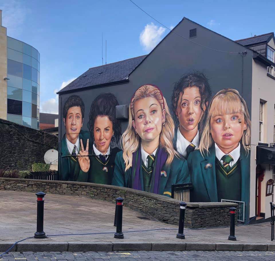 #WFembraceDerrygirls

WOW!!! Great work by UVArts adding to the #murals of #derry #londonderry with a depiction of the #derrygirls