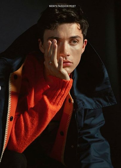 natdkla's tweet image. Now I'm restless, running from the present.