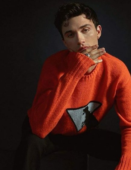 natdkla's tweet image. Now I'm restless, running from the present.