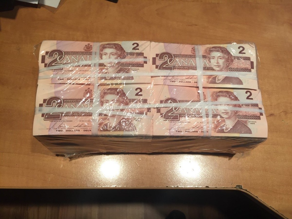 RCMPNB's tweet photo. RCMP investigating theft of $1 and $2 paper currency, warning businesses to be vigilant #Moncton https://t.co/PIptK51Qdz https://t.co/aOugJUyhdE