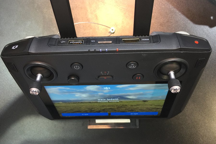 TheUAVExperts's tweet image. *UPDATE* Delayed Shipping of New @DJIGlobal  #SmartController | UAV Expert News #DroneNews ow.ly/oJfY30now89