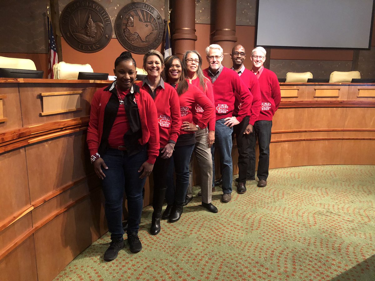 DawnLMiller's tweet photo. First thing in my list for my birthday was service to others!! Evaluation of our Superintendent was a our purpose and granting 4 more years was a pleasure!! @Snowmanlearning keep up the great work as we exhibit Leading Choice Behavior daily!! #LonghornEssentials #TheLeadingChoice https://t.co/E0XzwCGjJm
