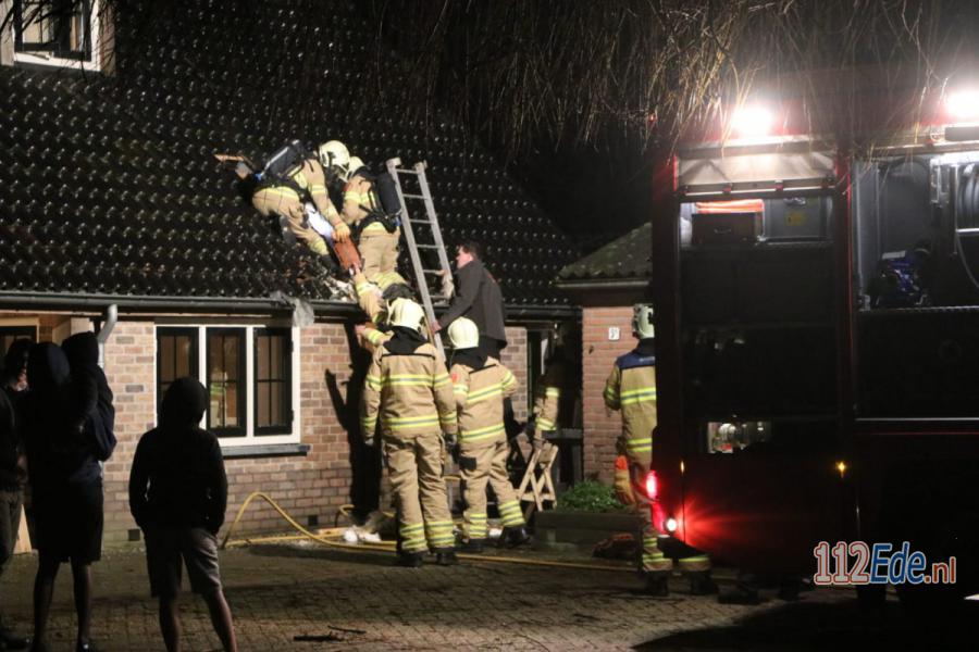 🚨 Brand in dak van woning in #Lunteren 112.press/QxcLCh 112Ede https://t.co/HuNh3G3fVb