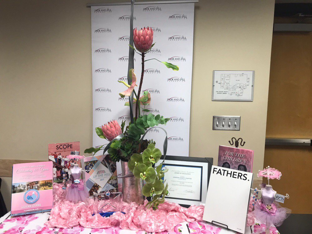 KCKJackandJill's tweet photo. Special thank you to the Johnson County Chapter for hosting a wonderful tri-chapter Founder’s Day event!! #LongLiveJackandJill 💙💗 https://t.co/WGG5lpEdRG