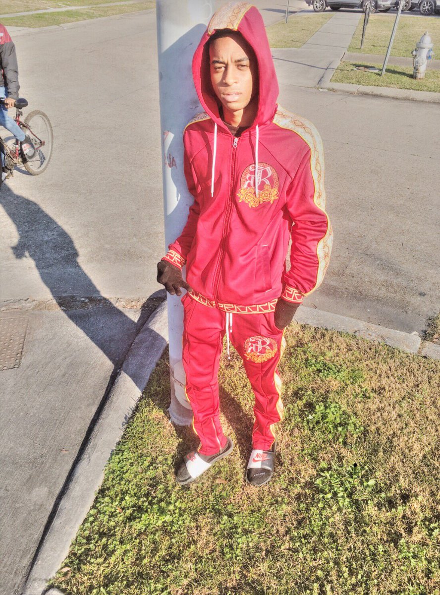 Teestatus3's tweet image. I mind my business I'm not like these niggas or these hoes 🥶 #pointmade🎲